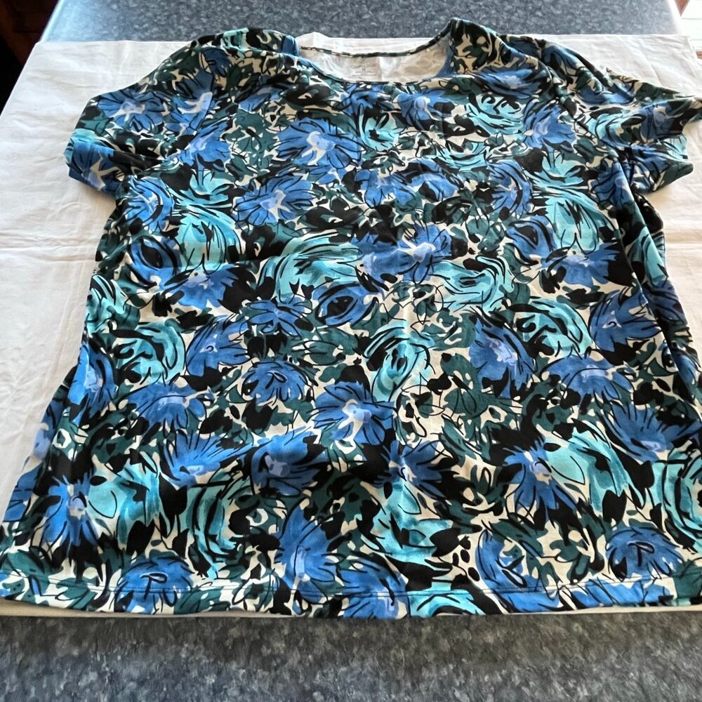 Cabin Creek shirt.  Blue/Black Floral pattern -2X